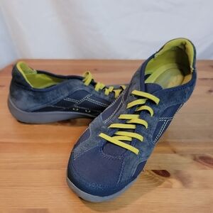 CLARKS Arbor Jade Blue Leather Slip On Sneakers With Neon Green Accents  Sz 7M